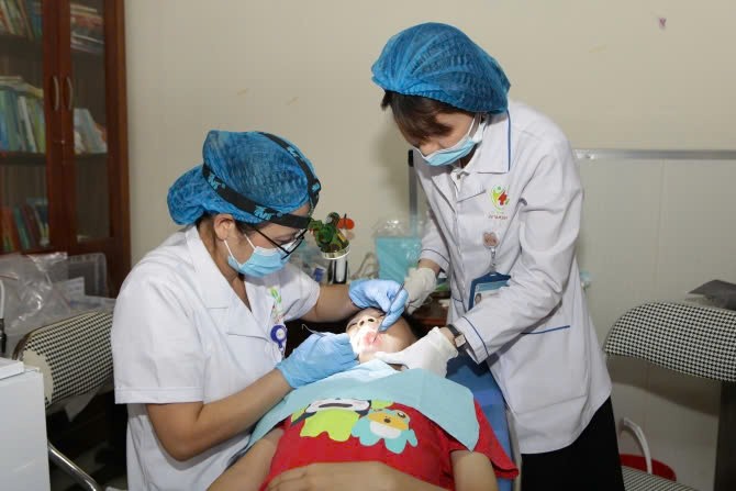 Gần 100 trẻ được chăm sóc sức khỏe răng miệng miễn phí
