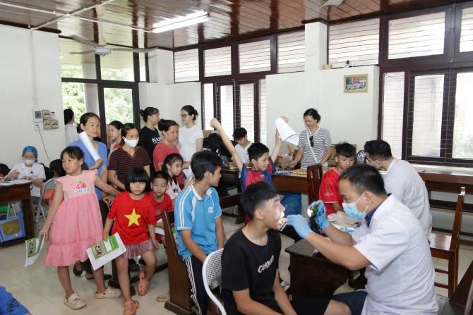 Gần 100 trẻ được chăm sóc sức khỏe răng miệng miễn phí