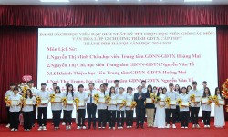 Hà Nội: Khen thưởng giáo viên, học viên giỏi khối giáo dục thường xuyên