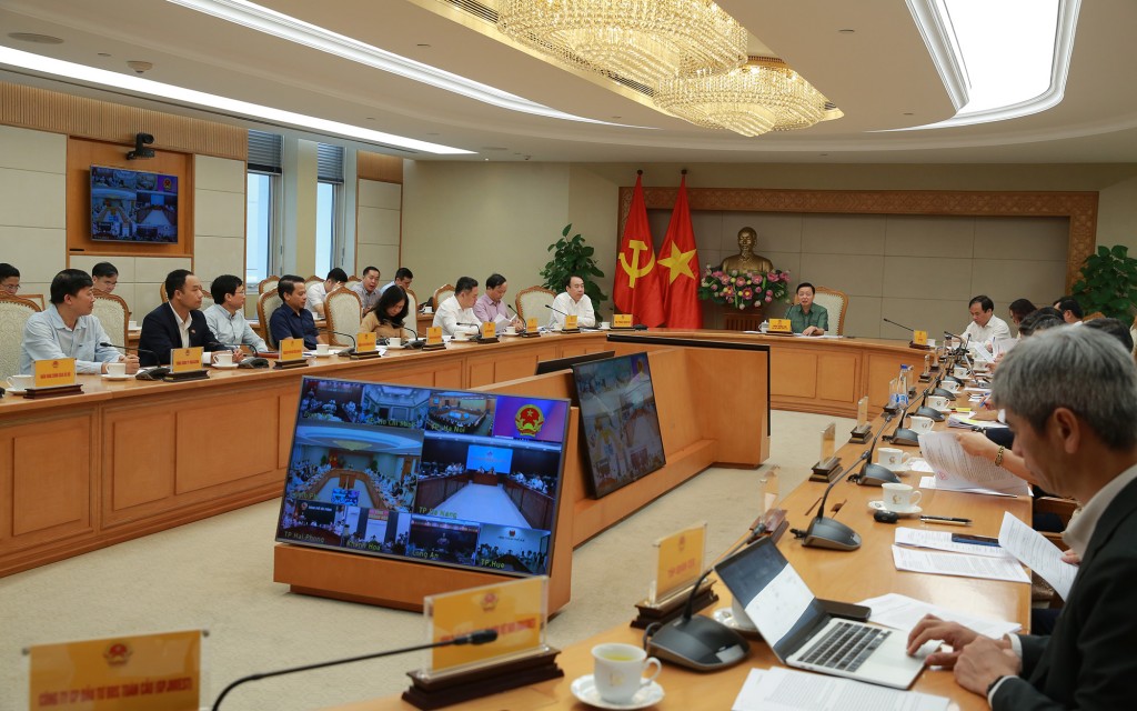 Lãnh đạo một số địa phương, hiệp hội, doanh nghiệp bất động sản đã chỉ ra nhiều điểm nghẽn trong quản lý, phát triển thị trường bất động sản - Ảnh: VGP/Minh Khôi