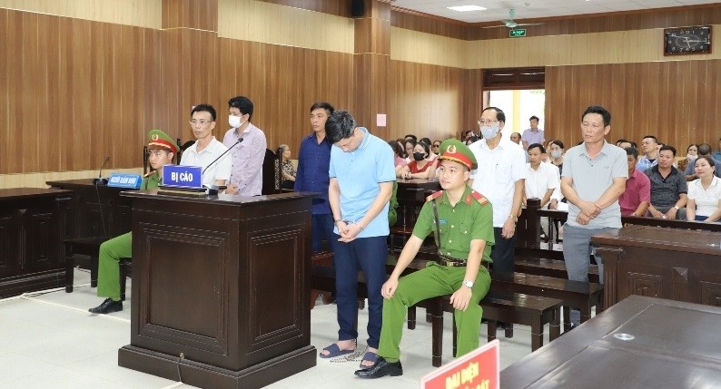 Thanh Hóa: Cựu Chủ tịch và Phó chủ tịch UBND huyện Quảng Xương lĩnh án 5 năm tù