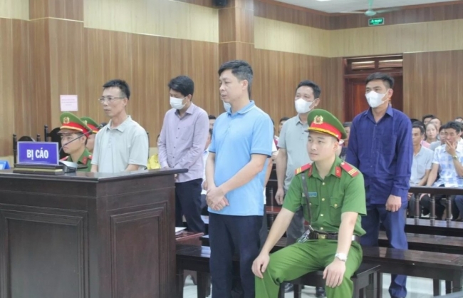 Thanh Hóa: Cựu Chủ tịch và Phó chủ tịch UBND huyện Quảng Xương lĩnh án 5 năm tù