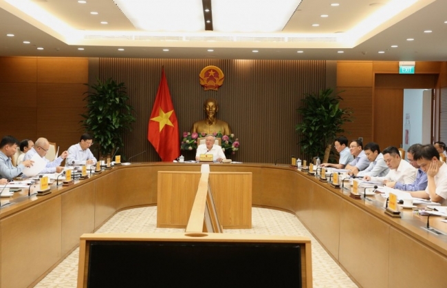 Phó Thủ tướng Thường trực Nguyễn Hòa Bình cho ý kiến về nguyên tắc, giải pháp tháo gỡ khó khăn cho các dự án