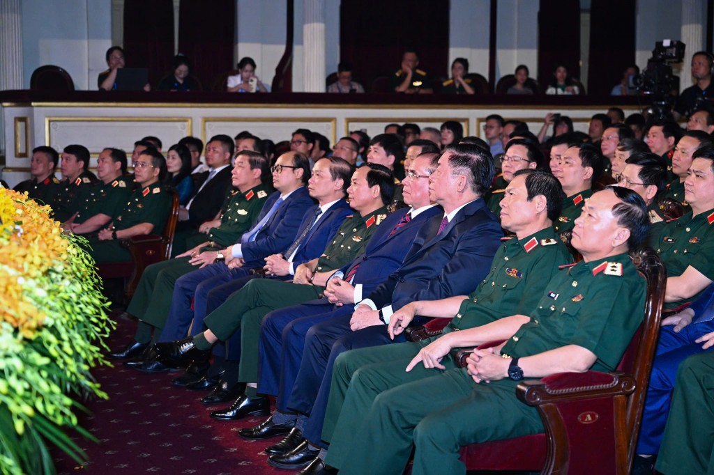 Vinh danh các tác giả xuất sắc cuộc thi viết bảo vệ nền tảng tư tưởng của Đảng trong tình hình mới