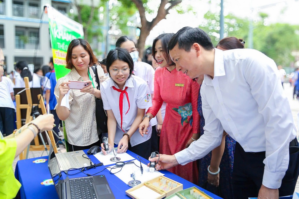 Nhấn vào ảnh để phóng to Sôi động ngày hội STEM - bứt phá cùng khoa học