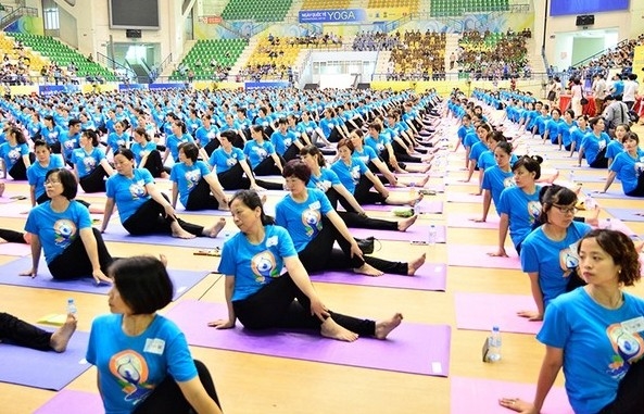 Quảng Ngãi: Gần 900 người tham gia Ngày Quốc tế Yoga lần thứ 11