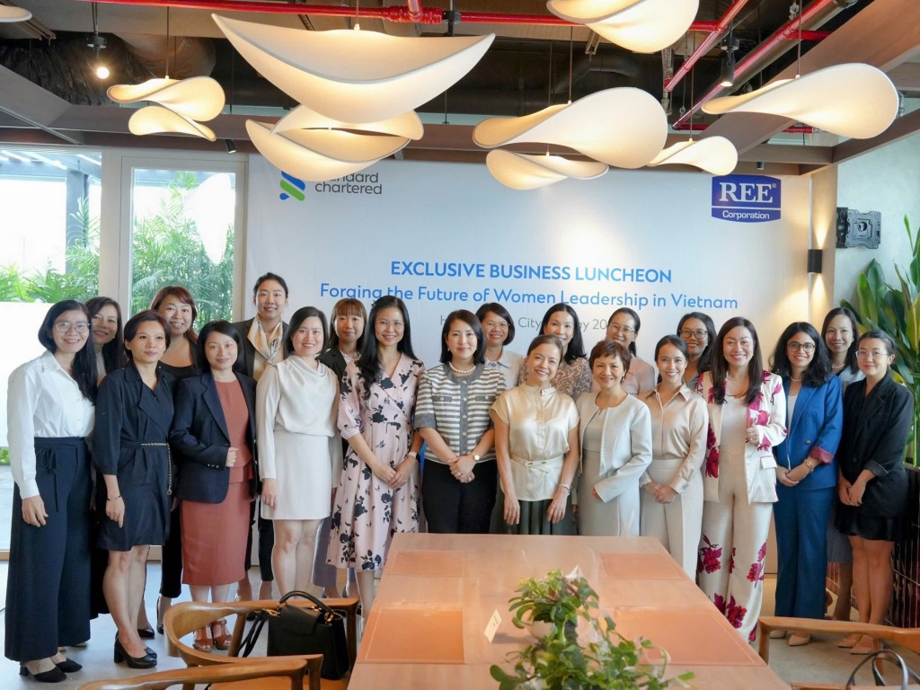 Các nữ lãnh đạo tham gia sự kiện