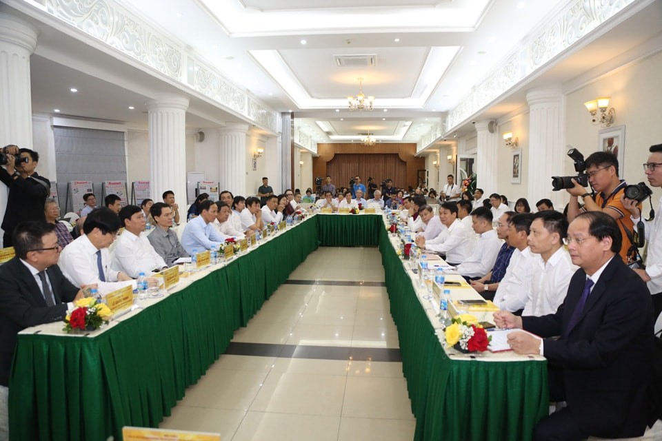 Quang cảnh hội thảo Quang cảnh hội thảo