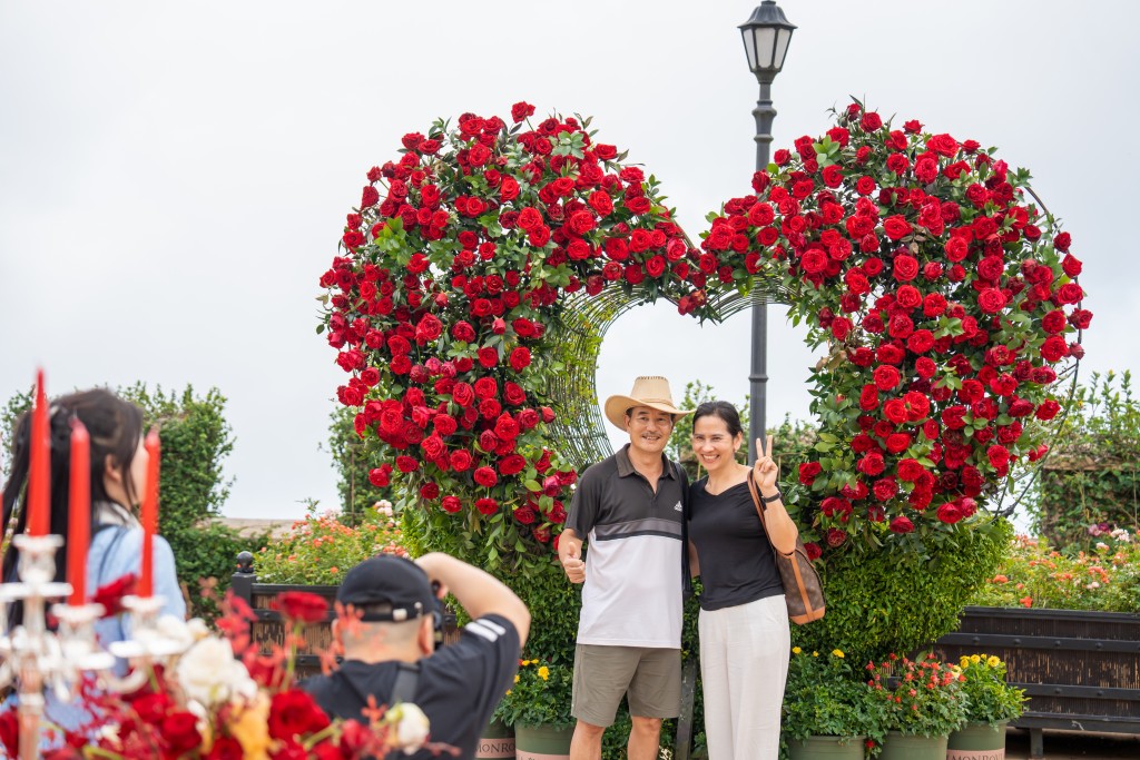Lạc bước giữa thiên đường hoa hồng tại Sun World Ba Na Hills