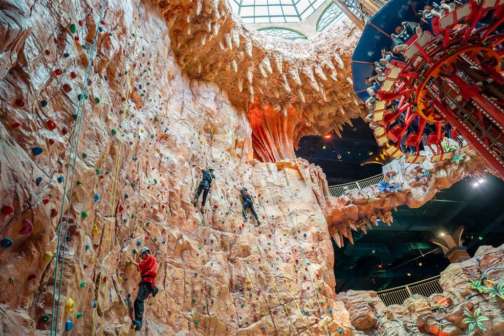 Trò chơi leo núi tại Fantasy Park (Sun World Ba Na Hills)
