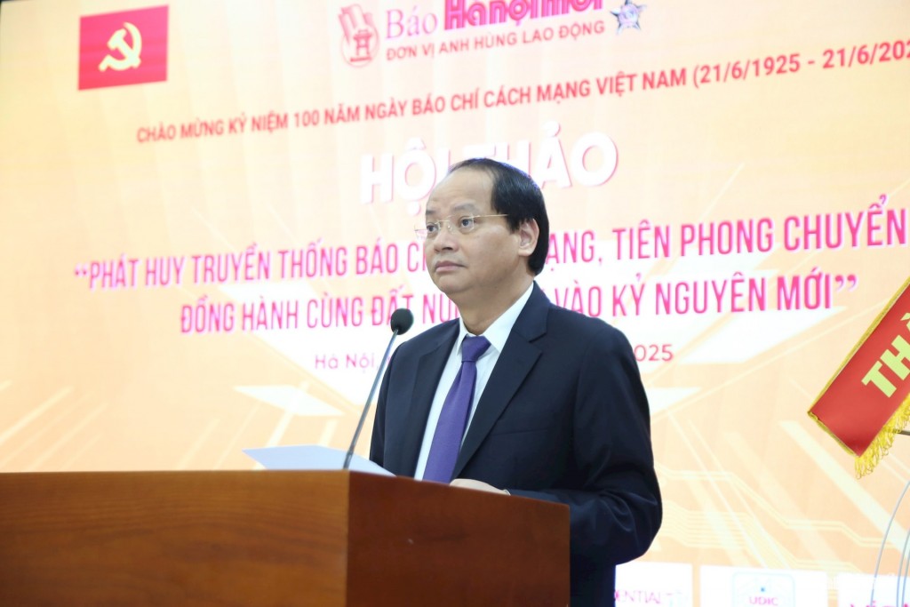 Ủy viên Ban Thường vụ Thành ủy, Trưởng ban Tuyên giáo và Dân vận Thành ủy Hà Nội Nguyễn Doãn Toản phát biểu tại hội thảo. Ảnh: Viết Thành