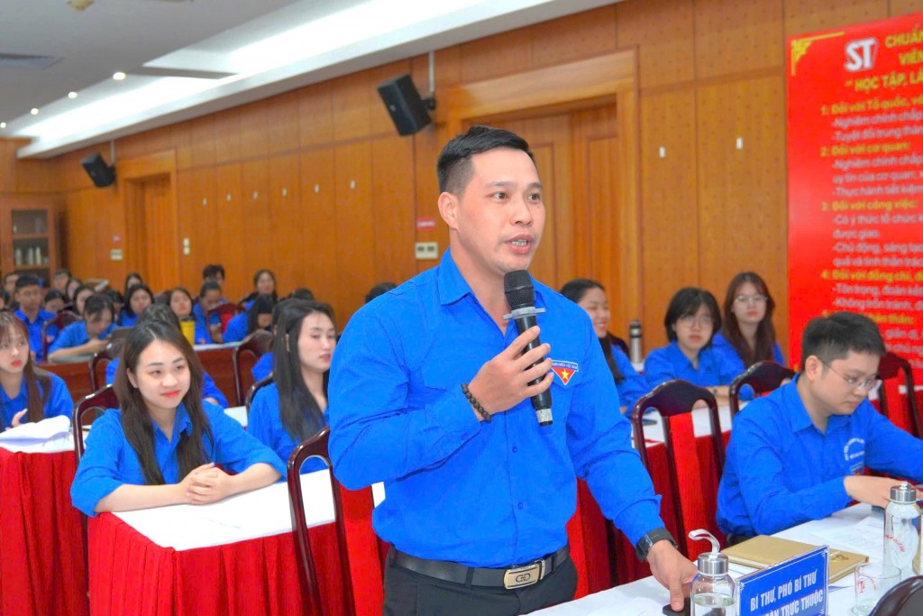 Đoàn tham gia xây dựng Đảng vững mạnh, sẵn sàng vào kỷ nguyên mới