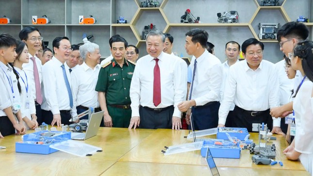 Tổng B&iacute; thư T&ocirc; L&acirc;m: L&agrave;m chủ khoa học, c&ocirc;ng nghệ trong kỷ nguy&ecirc;n vươn m&igrave;nh ảnh 4