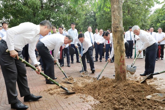 Tổng B&iacute; thư T&ocirc; L&acirc;m: L&agrave;m chủ khoa học, c&ocirc;ng nghệ trong kỷ nguy&ecirc;n vươn m&igrave;nh ảnh 5