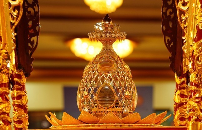 Cận cảnh xá lợi Phật Thích Ca Mâu Ni được tôn trí tại chùa Quán Sứ
