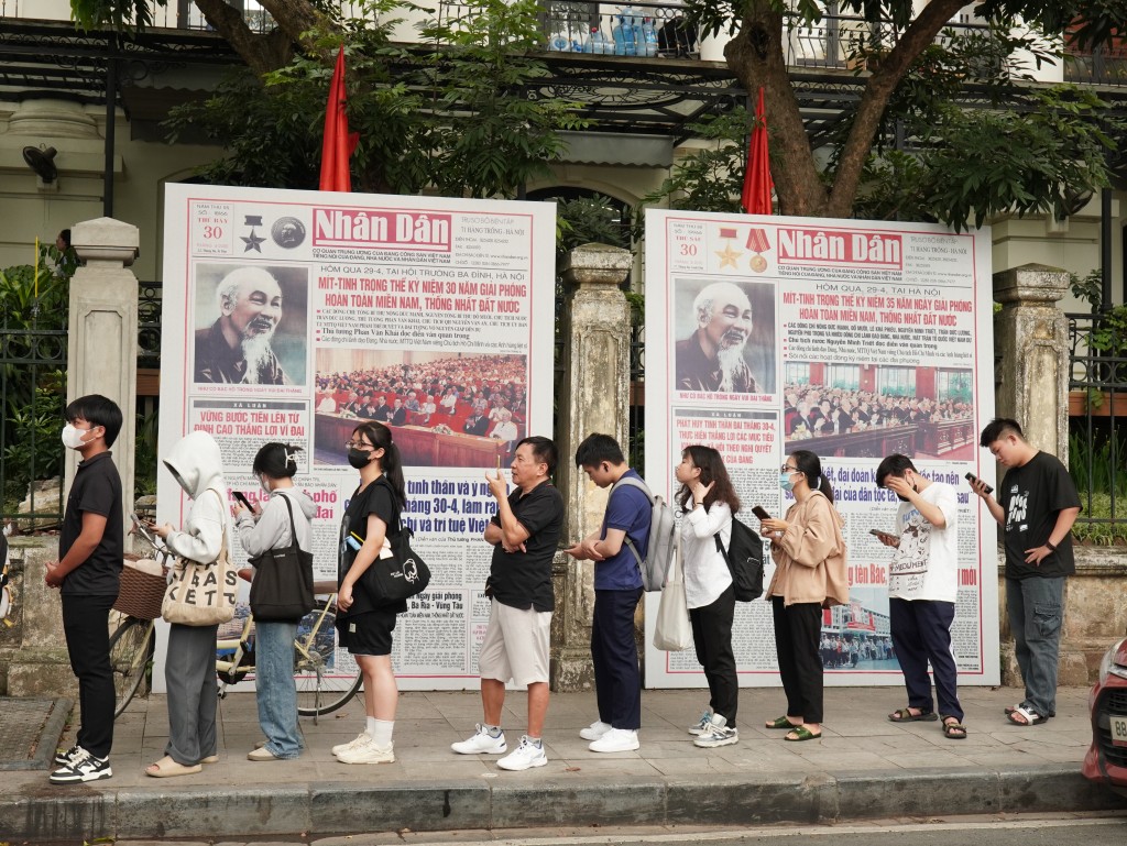 Soi chiếu chính mình trong ánh sáng tư tưởng của Bác Hồ