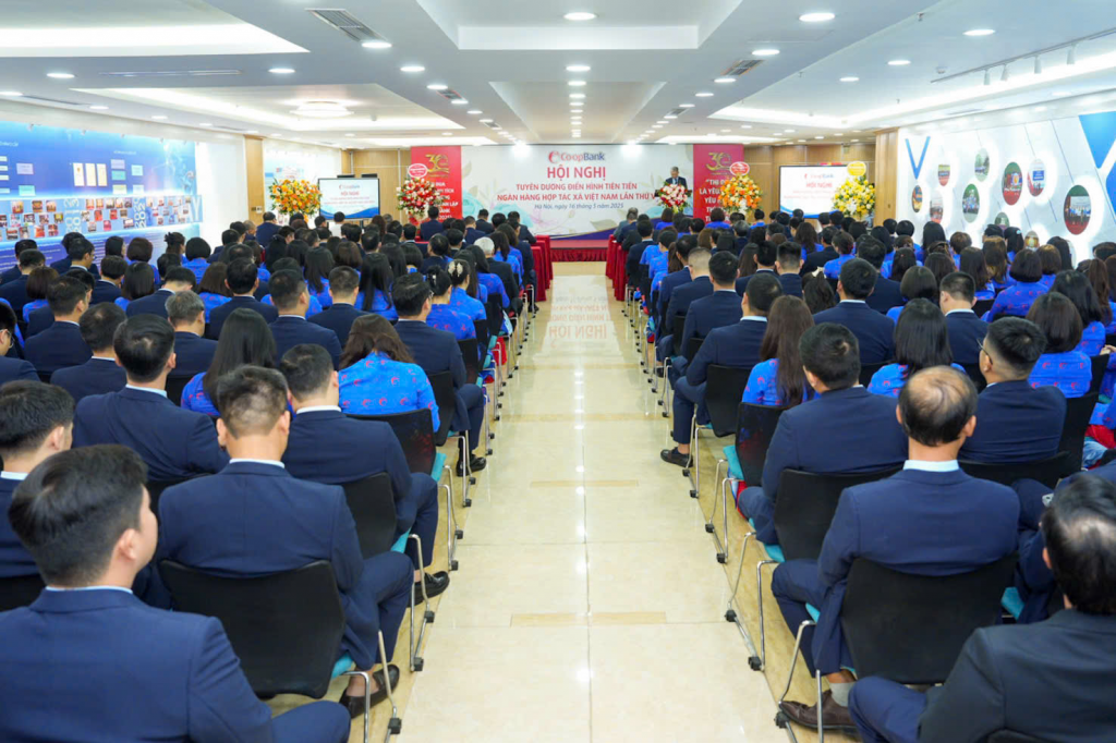 Co-opBank tuyên dương gương điển hình tiên tiến lần thứ V