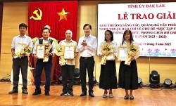 Đắk Lắk vinh danh 32 tác phẩm xuất sắc viết về Bác Hồ