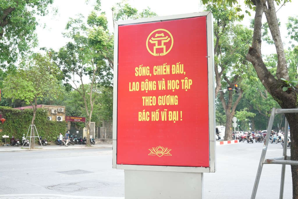 Sống, chiến đấu, lao động và học tập theo gương Bác Hồ vĩ đại