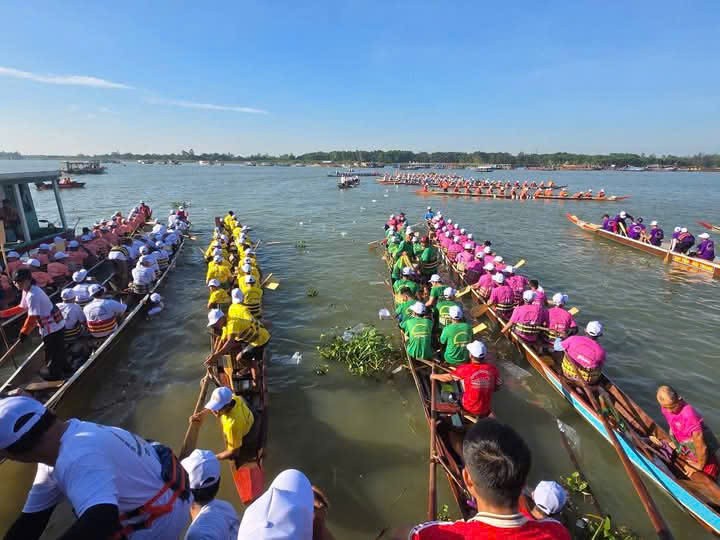 Các đội thuyền thể hiện quyết tâm cao tại Giải đua thuyền truyền thống lần thứ 28, một sự kiện được mong chờ hàng năm ở Quảng Nam.
