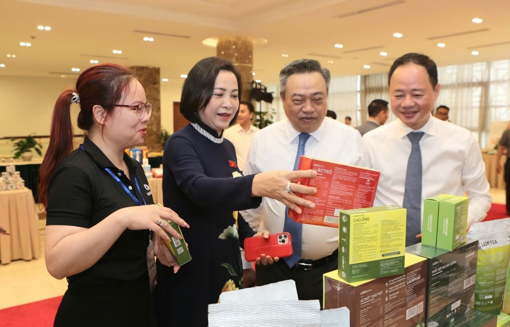 Hà Nội sát cánh cùng Lâm Đồng phát triển văn hóa, du lịch, thương mại