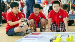 Học sinh Ba Đình thỏa sức sáng tạo tại cuộc thi Robotics