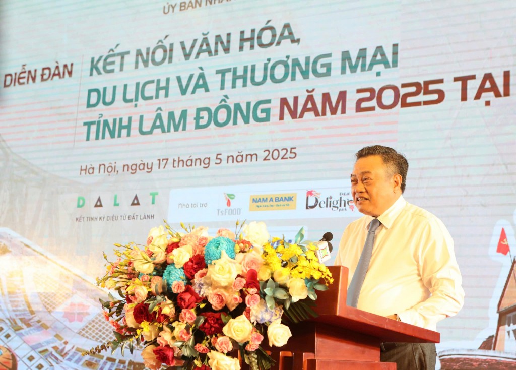 Đồng chí Trần Sỹ Thanh - Ủy viên Trung ương Đảng, Phó Bí thư Thành ủy, Chủ tịch UBND thành phố Hà Nội nhấn mạnh sự gắn bó giữa Hà Nội và Lâm Đồng