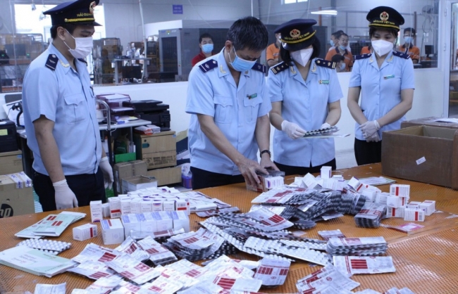 Tăng cường công tác chống buôn lậu, gian lận thương mại và hàng giả trong tình hình mới