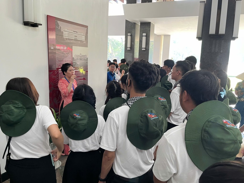 Các đại biểu tại Dinh Độc Lập