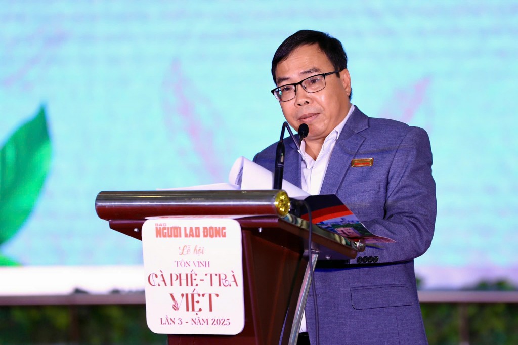  Đồng chí Dương Quang, Phó Tổng Biên tập Báo Người Lao động, Trưởng Ban tổ chức phát biểu khai mạc