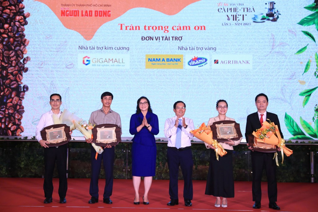 Khai mạc chương trình 