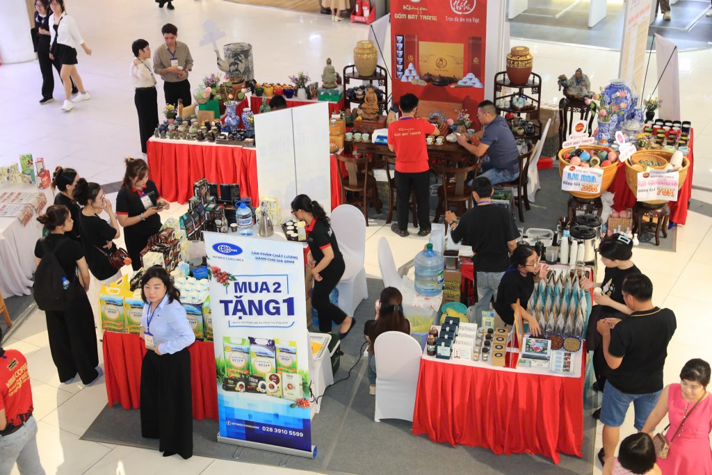 Khai mạc chương trình 