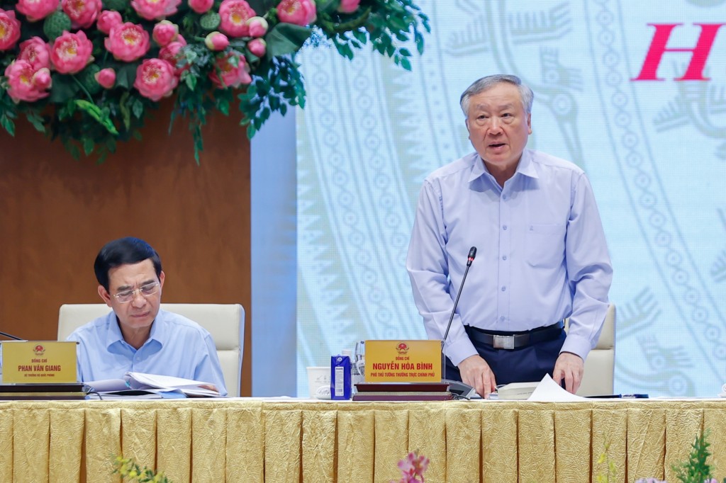 Phó Thủ tướng Thường trực Chính phủ Nguyễn Hòa Bình phát biểu tại phiên họp - Ảnh: VGP/Nhật Bắc