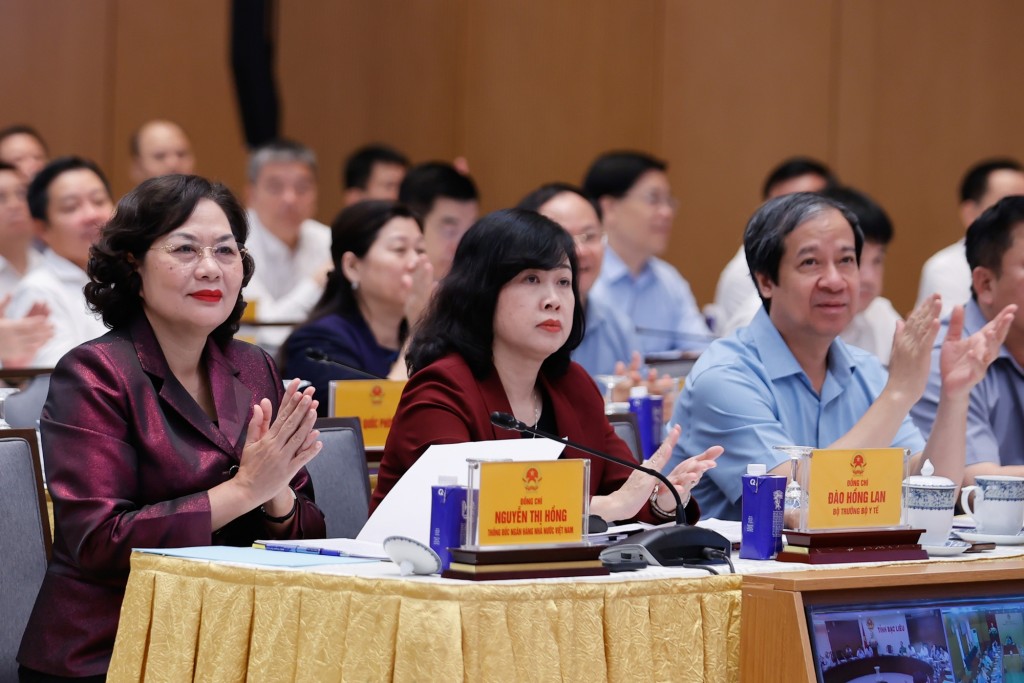 Lãnh đạo các bộ, ngành dự phiên họpẢnh: VGP/Nhật Bắc