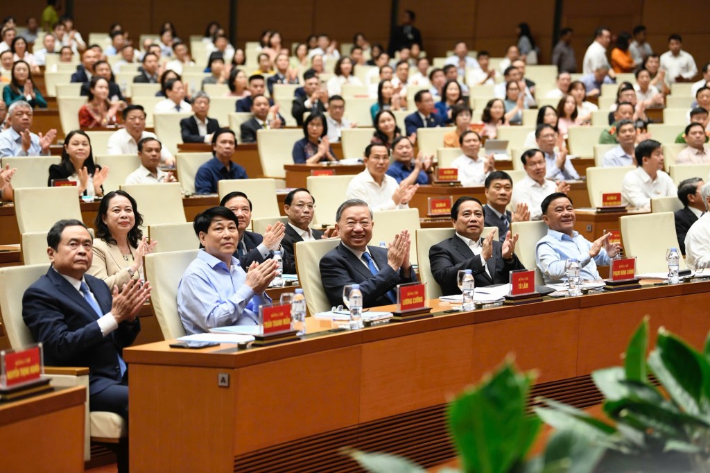 Các đồng chí lãnh đạo Đảng, Nhà nước, Quốc hội dự hội nghị - Ảnh: VGP/Nhật Bắc