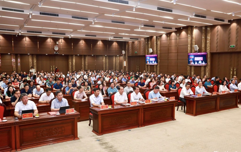 Cán bộ, đảng viên Thủ đô nghe triển khai 2 nghị quyết quan trọng