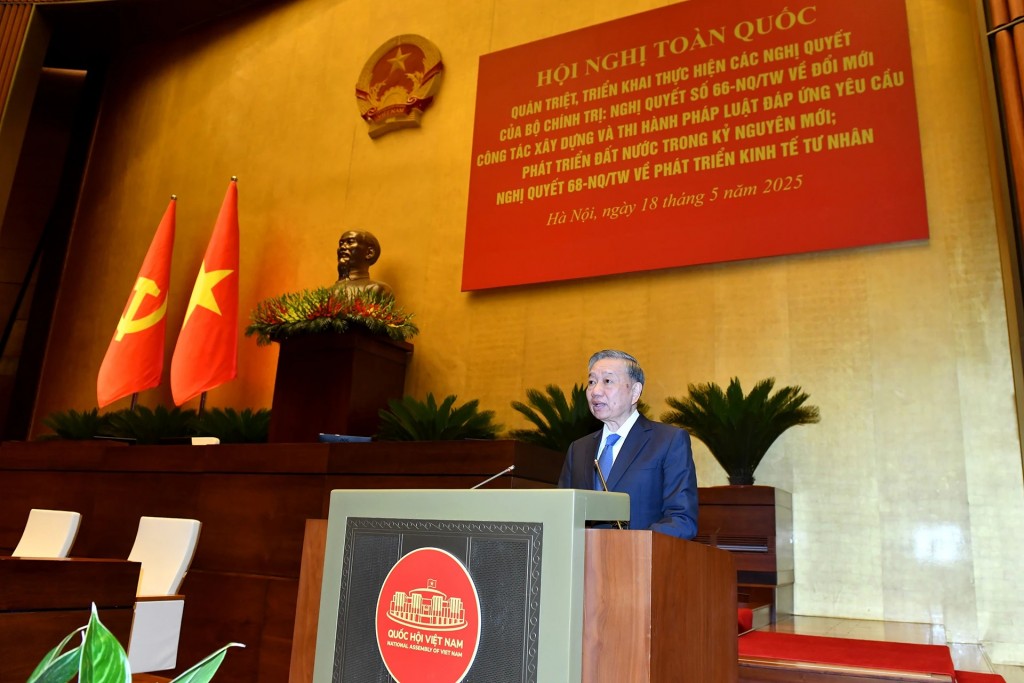 [Ảnh] Hội nghị toàn quốc quán triệt, triển khai thực hiện Nghị quyết số 66-NQ/TW và Nghị quyết số 68-NQ/TW của Bộ Chính trị