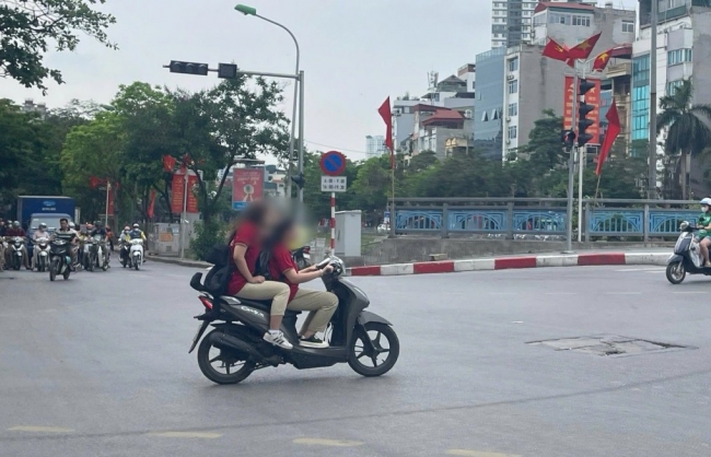 Xe máy trong tay học sinh: Sự liều lĩnh giữa lòng phố thị