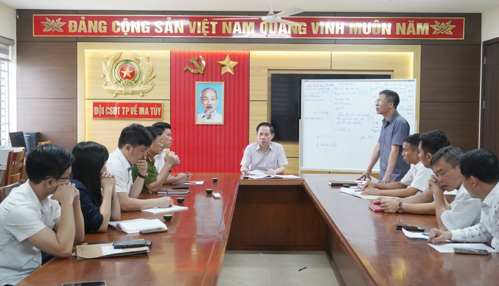Trực tiếp Đại tá Trịnh Văn Giang, Phó Giám đốc, Thủ trưởng cơ quan Cảnh sát điều tra Công an tỉnh Thanh Hóa chỉ đạo phòng nghiệp vụ lập án đấu tranh