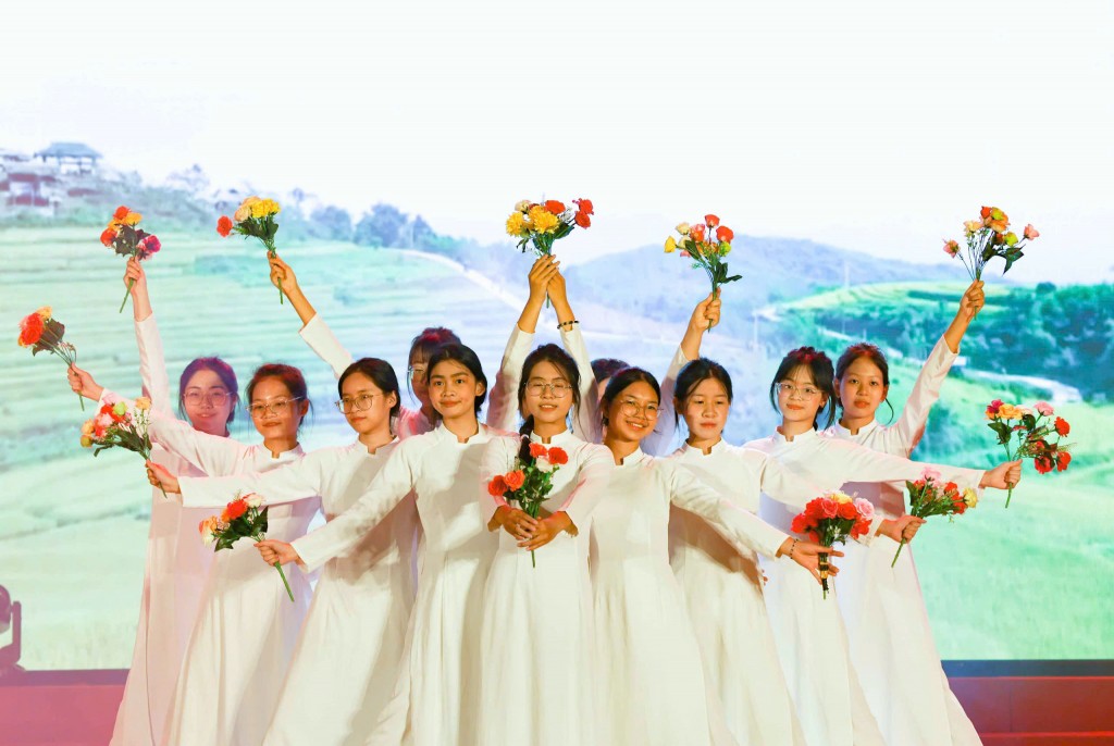 Sôi động vòng chung khảo hùng biện tiếng Anh Kella in Life