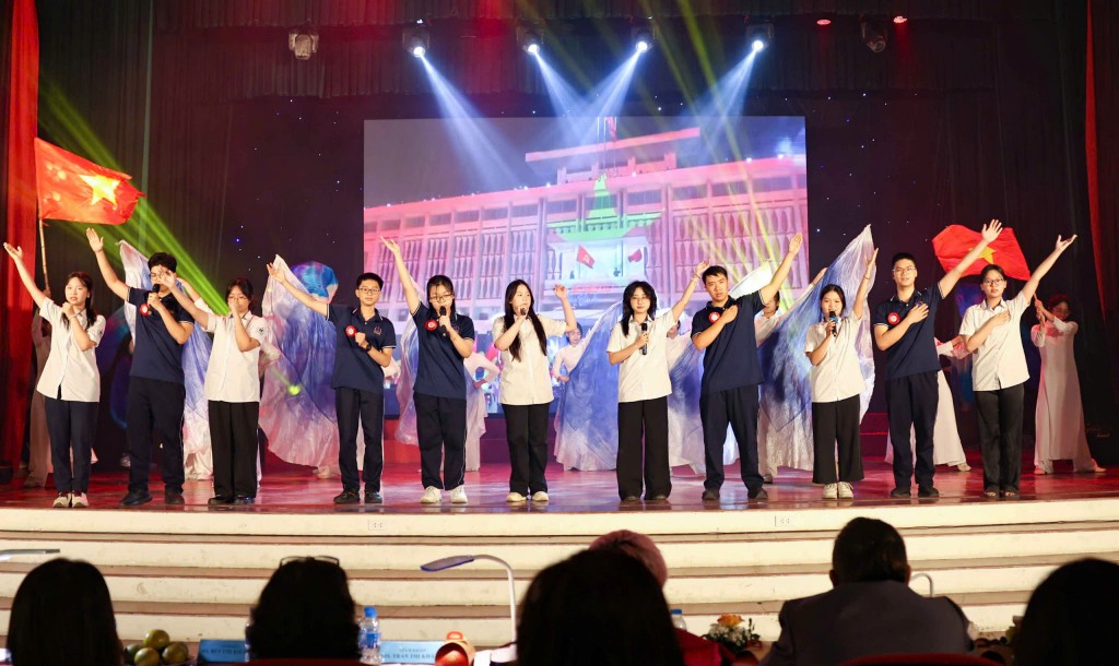 Sôi động vòng chung khảo hùng biện tiếng Anh Kella in Life