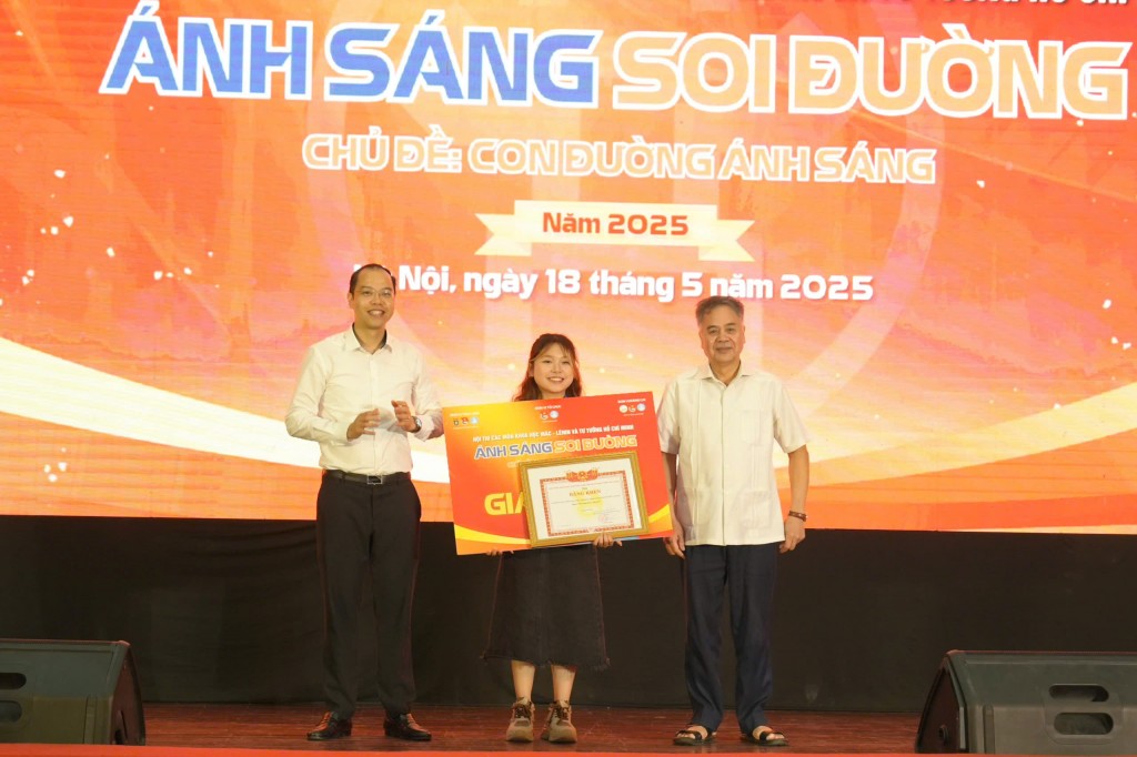 Giáo dục lý tưởng cách mạng, khơi dậy niềm tự hào cho sinh viên