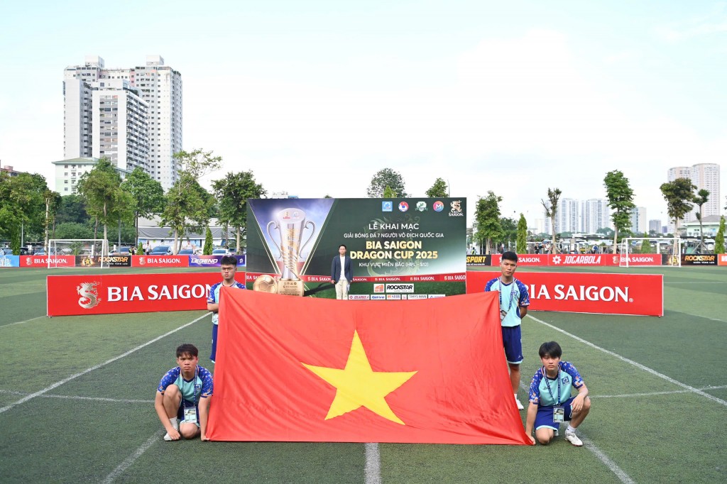 Giải bóng đá 7 người vô địch quốc gia Bia Saigon Dragon Cup 2025 chính thức lăn bóng