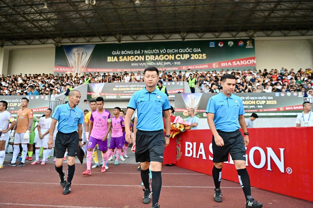 Giải bóng đá 7 người vô địch quốc gia Bia Saigon Dragon Cup 2025 chính thức lăn bóng