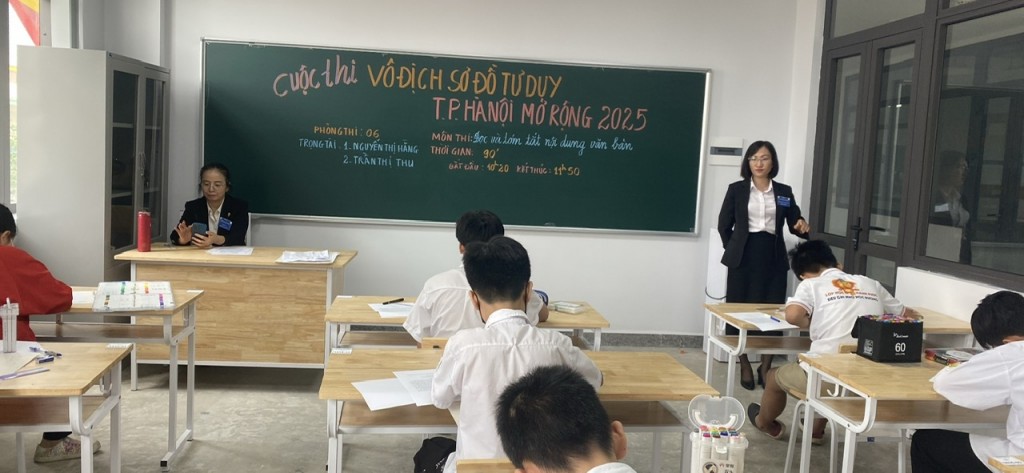 Các thí sinh làm bài thi tại vòng Chung kết