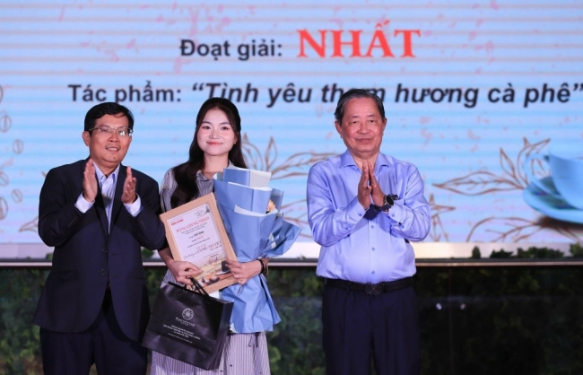 Trao giải cuộc thi viết "Cảm tưởng về cà phê, trà Việt"