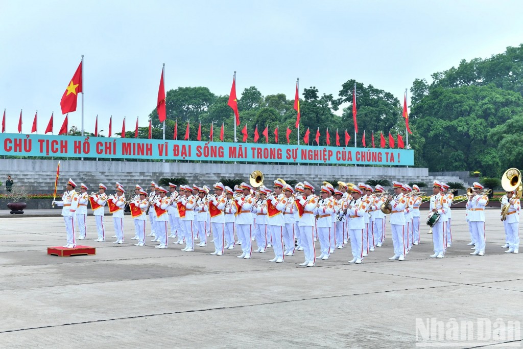[Ảnh] Các đồng chí lãnh đạo Đảng, Nhà nước vào Lăng viếng Chủ tịch Hồ Chí Minh