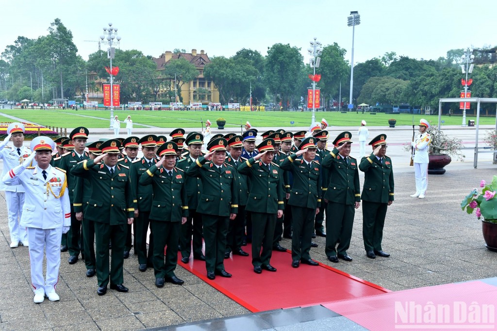 [Ảnh] Các đồng chí lãnh đạo Đảng, Nhà nước vào Lăng viếng Chủ tịch Hồ Chí Minh