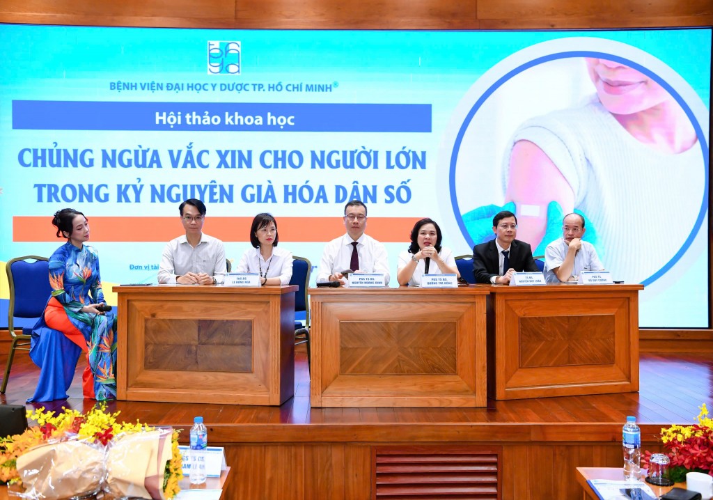 Phiên thảo luận tại Hội thảo khoa học “Chủng ngừa vắc xin cho người lớn trong kỷ nguyên già hóa dân số”