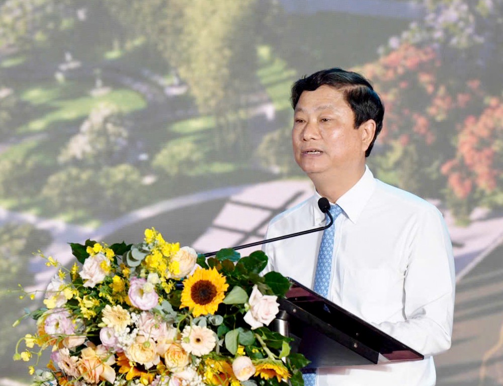 Chủ tịch UBND tỉnh Võ Văn Minh phát biểu tại Lễ khởi công